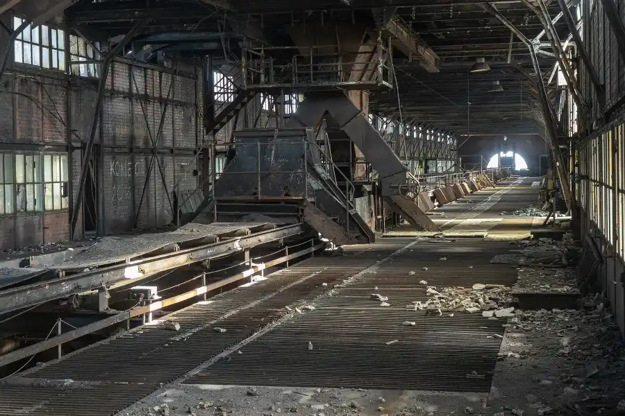 Wn trze hali technologicznej elektrociep owni EC Szombierki