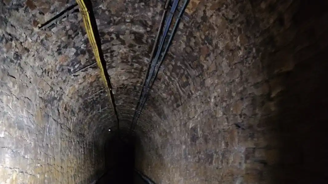 ceglane sklepienie tunelu sztolnia luiza zabrze